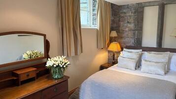 Family Room | Free WiFi