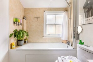 Dortoir Partagé, 1 chambre | Salle de bain