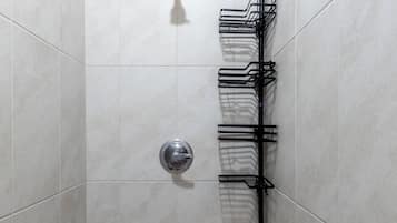 Douche, serviettes fournies