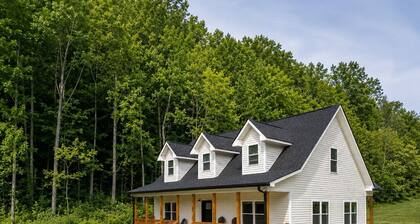 Turtle Creek- Brand New Streamside Retreat – Covered Porch & Hot Tub Bliss!!