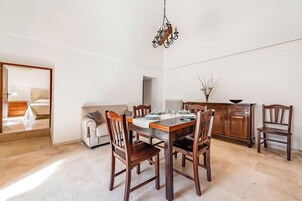 Vila família, 3 quartos, lareira (Casolare Di Puglia with private Pool) | Opções para refeição