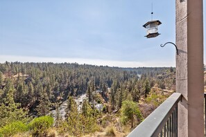 Property grounds - New! Deschutes River Escape with Hot Tub & Views (Bend)