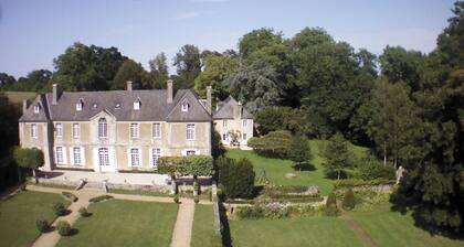 18th century chateau in the immediate vicinity of Bayeux and the D-Day landing beaches