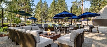 New! Cozy Bend Escape | Hot Tub | Forest Views