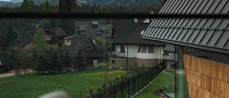 Comfort-Villa, Bergblick | Terrasse/Patio