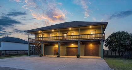 Grand House with Views!