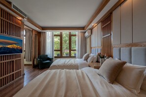 Laptop workspace, free WiFi - Cloudland Skystream View Designer Inn (Lijiang)