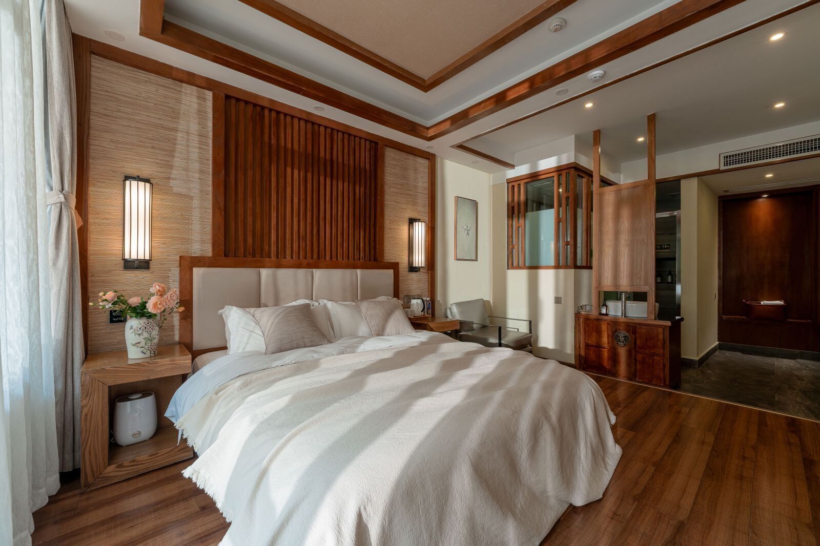Deluxe Double Room, Balcony, River View | Individually decorated, laptop workspace, free WiFi, bed sheets