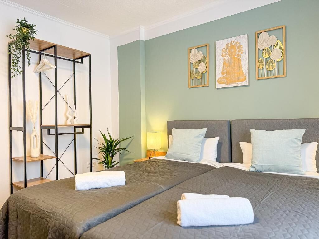 Apartment, 1 Schlafzimmer, Terrasse, Stadtblick | Schallisolierte Zimmer, Bügeleisen/Bügelbrett, kostenloses WLAN