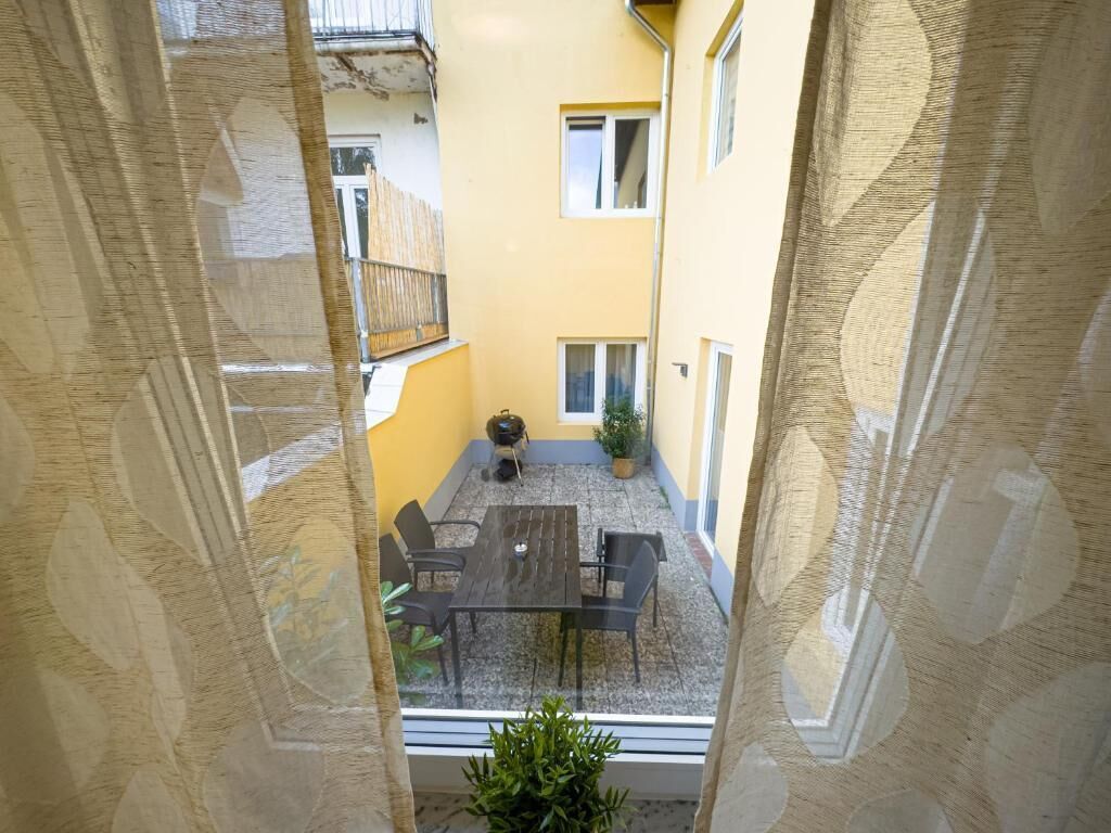 Apartment, 1 Bedroom, Patio, City View | Interior