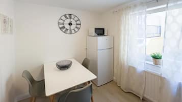 Apartment, 1 Schlafzimmer, Terrasse, Stadtblick | Speisen