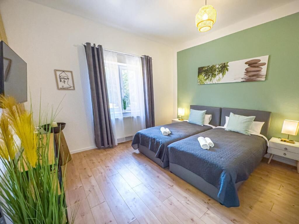 Apartment, 2 Bedrooms, Patio, City View