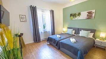 Apartment, 2 Bedrooms, Patio, City View