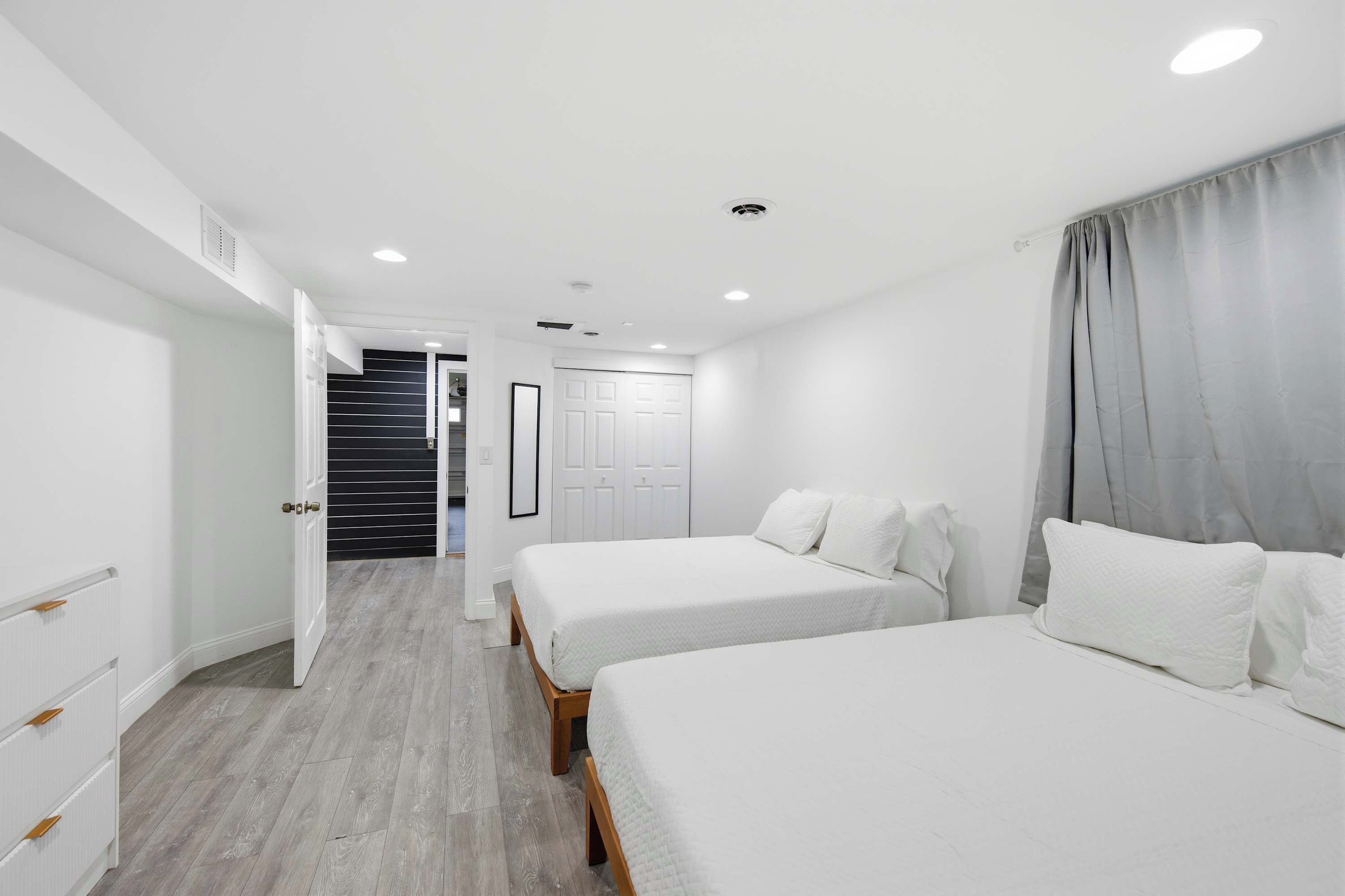Desk, iron/ironing board, travel crib, WiFi