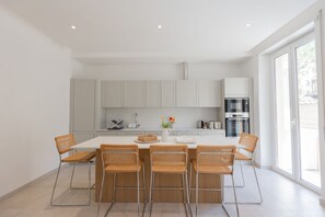 Dining - GuestHost - Bright Apartment near Vatican City (Rome)