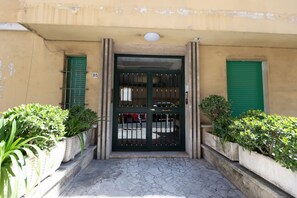 Exterior detail - GuestHost - Bright Apartment near Vatican City (Rome)