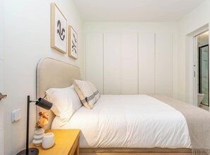 Room - Disfruta de este acogedor y moderno apartamento de 50 m² en Calle Palencia 44, en el corazón de Tetuán, una zona residencial tranquila y bien comunicada. (MADRID)