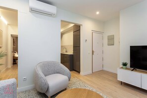 Living area - Disfruta de este acogedor y moderno apartamento de 50 m² en Calle Palencia 44, en el corazón de Tetuán, una zona residencial tranquila y bien comunicada. (MADRID)