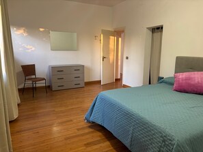 WiFi, bed sheets - Holiday Home 'La Colombaia Dei Pagliai' with Private Terrace, Private Garden and Wi-Fi (Ripa- Pozzi-Ponterosso)
