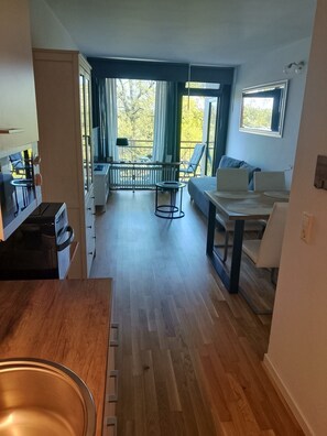 Interior - AnkerplatzSteinhuderMeer – Modern Apartment with Balcony and Side Lake View (Wunstorf)