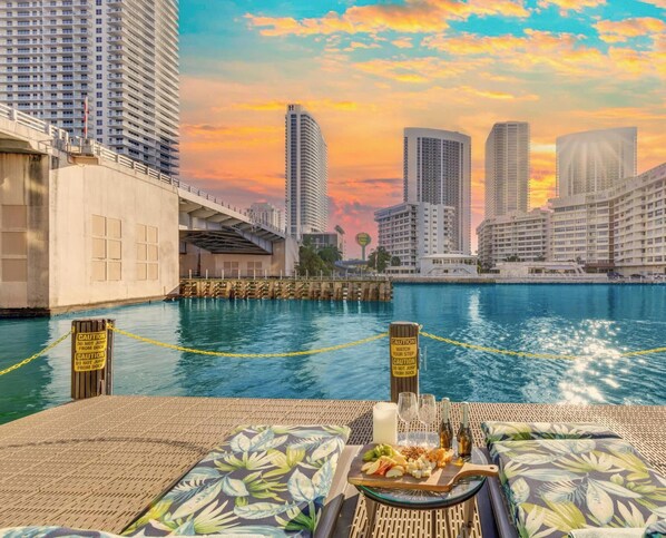 Pool - 1BR · Intracoastal View · Balcony · Gym & Pool (Hallandale Beach)