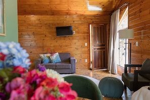 Exclusive Chalet | Living area - Rancho Nativo Pousada e Eventos (Curitibanos)