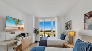 2 bedrooms, desk, iron/ironing board, travel cot - Sweeping Bay View 2BR · Beachwalk Resort (Hallandale Beach)