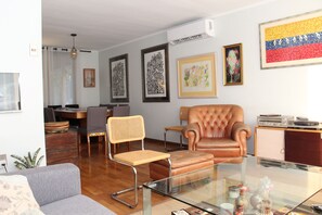 Living area - Refugio Bulnes Las Condes (Las Condes)