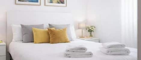 Appartement Confort | Couette en duvet, décor unique, ameublement unique