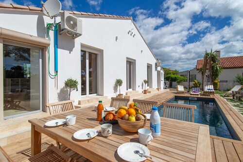 Frontignan, Villa Bianca, piscine et jardin