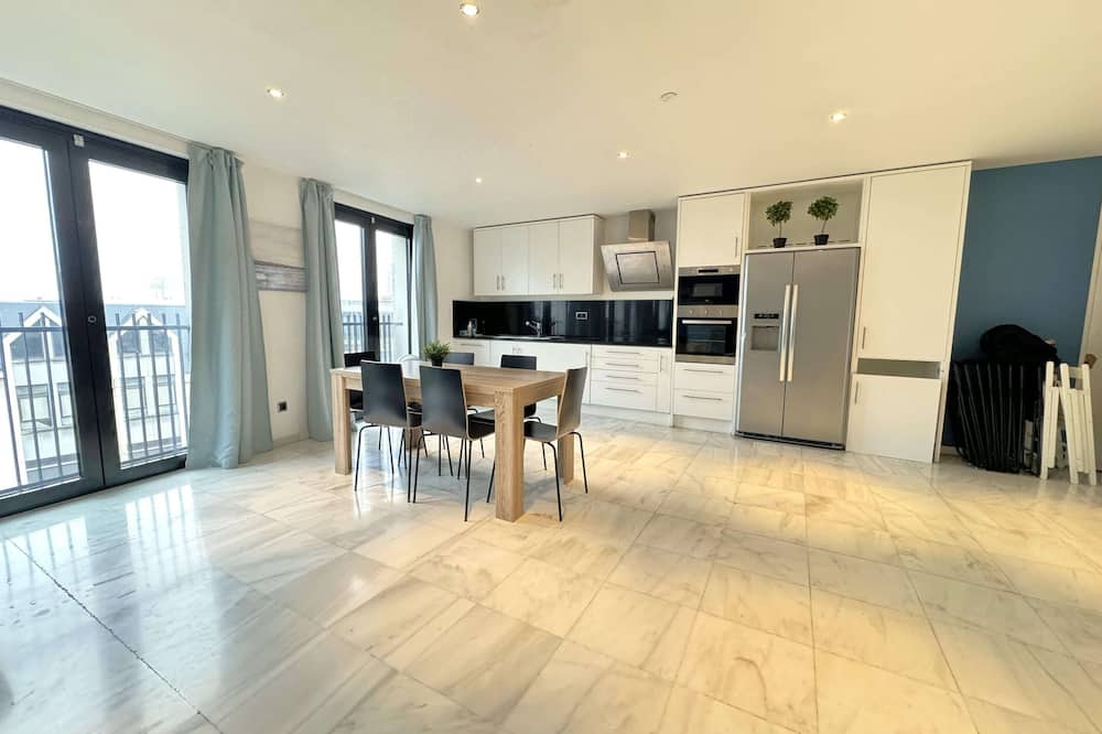 Marble Lodge 3-bedroom