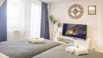 Apartment, 2 Schlafzimmer, Balkon, Stadtblick | Schallisolierte Zimmer, Bügeleisen/Bügelbrett, kostenloses WLAN