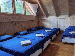 Iron/ironing board, internet, bed sheets - Cabin on the Biscarrosse golf course, 5 minutes from the lake and 10 minutes from the ocean! (Biscarrosse)