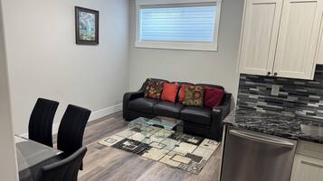 House, 2 Bedrooms | Living room
