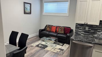 House, 2 Bedrooms | Living room