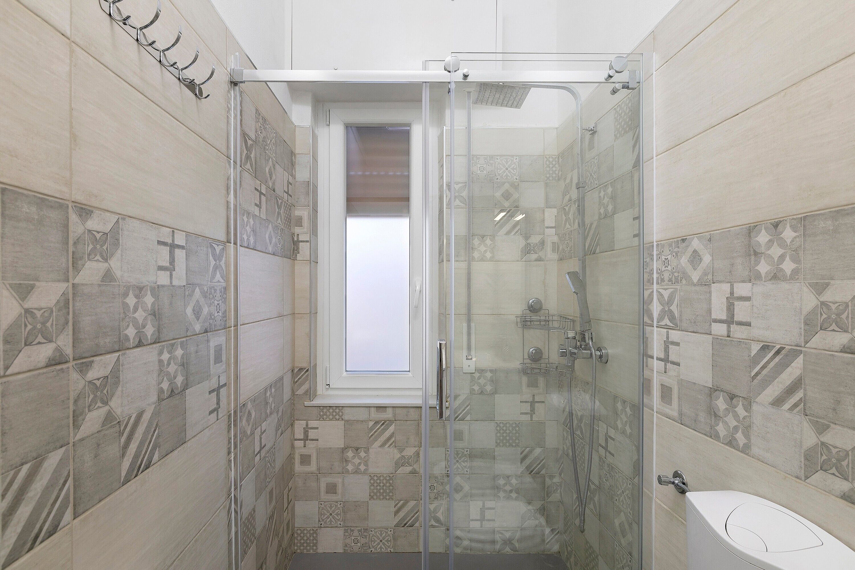 Dusche, Haartrockner, Handtücher