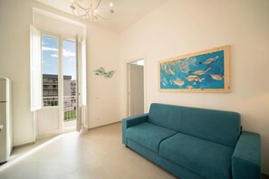 TV - Apartment 'Cavour 182 - Mare' with Balcony, Wi-Fi and Air Conditioning (Monopoli)