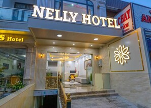 Exterior detail - Nelly Hotel - 200m to Dalat market (Da Lat)