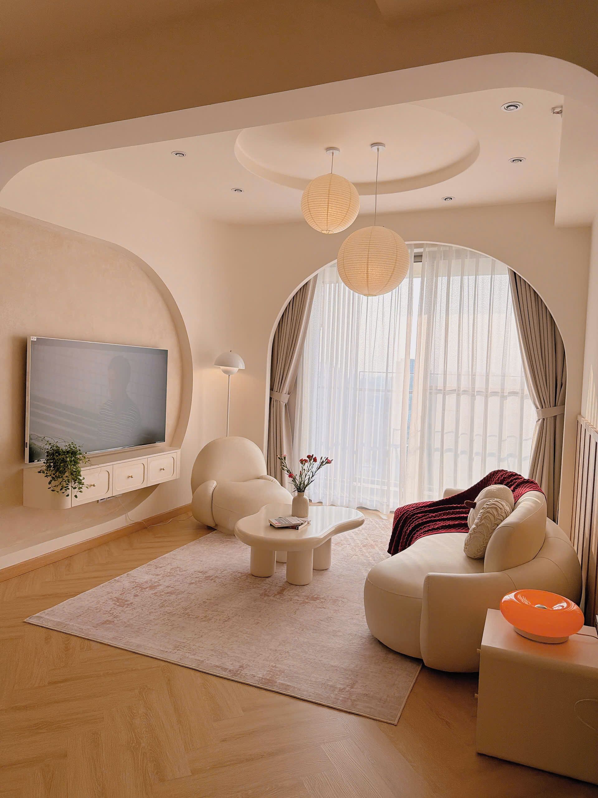 Deluxe Apartment, Balcony, City View | Living area