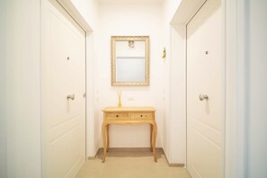Interior - Apartment 'Cavour 182 - Terra' with Shared Terrace, Wi-Fi and Air Conditioning (Monopoli)