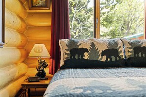 Iron/ironing board, WiFi, bed sheets - Cozy Dog Friendly Creekside Cabin (Red Lodge)
