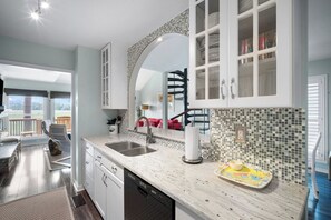 Fridge, microwave, oven, dishwasher - Spectacular Sunset Views, Quiet Location, Golf Cart Included, Private Deck - 7 Periwinkle Court (Fripp Island)