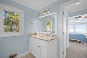 Bed sheets - Oceanfront, Private beach access, Golf Cart Included - 799 Marlin Drive (Fripp Island)