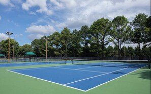 Sports court - Landing | Spectacular 1BD, Pool, Clubhouse (Huntsville)