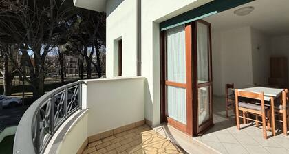 RP06 - Cesenatico, bright two-room apartment with balcony and garage