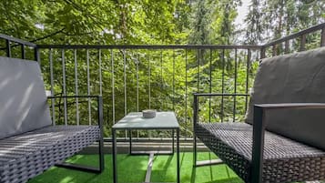 Apartment, 1 Bedroom, Balcony, Courtyard View | Property grounds