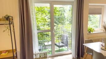 Apartment, 1 Bedroom, Balcony, Courtyard View | Interior