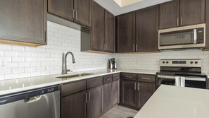 Fridge, dining tables - Landing | Incredible 2BD, Gym, Clubhouse (Palmetto)