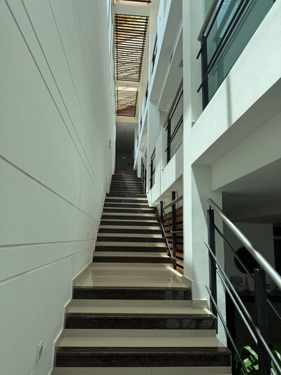 LHM HOTEL