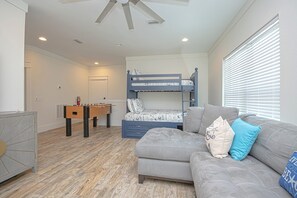 Room - 🦀Private Pool | Private Beach Access | Pet Friendly | Tourist Trap🌅 (Panama City Beach)